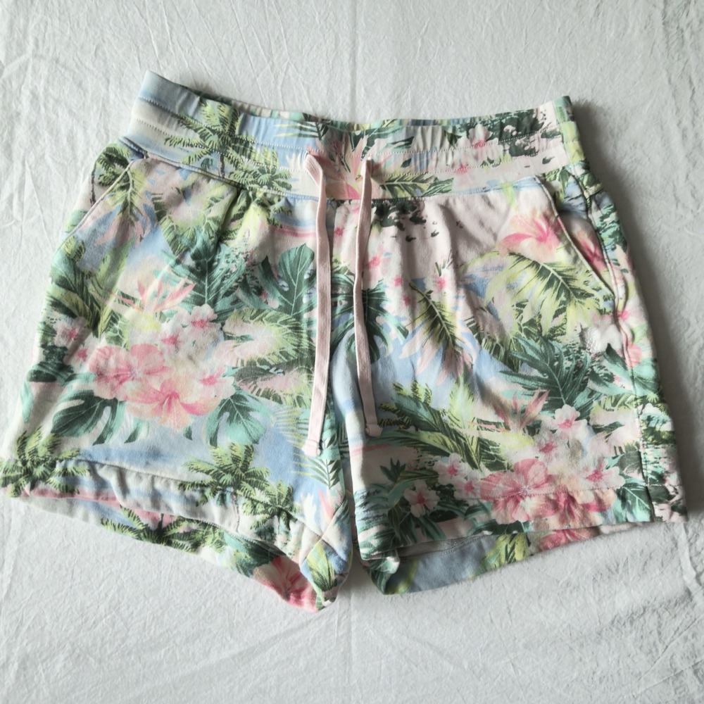 Tommy Bahama Women's Short Aloha Print Size L —— READ